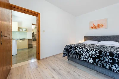 Apartments Lucija - One Bedroom Apartment wit...