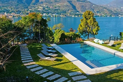 Villa Bianca Lake front