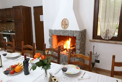 Villa a Montefiascone con spiaggia di mare