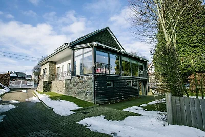 Luxuriöses Ferienhaus mit Sauna in Bütgenbach