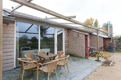 Schönes Ferienhaus in Horssen mit Garten