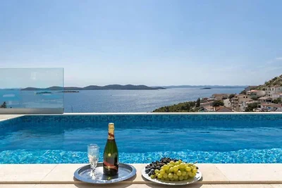 Luxury villa Fleur with pool
