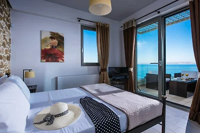 Villa di lusso fronte mare a Kato