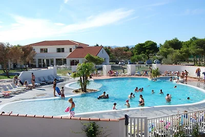 Buntes Ferienhaus mit Garten im mediterranen...