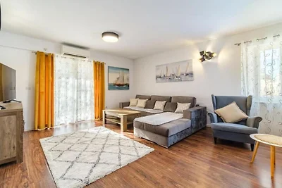 Three Bedroom Apartment with Sea View and...