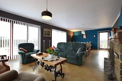 Einladendes Ferienhaus mit großem Garten