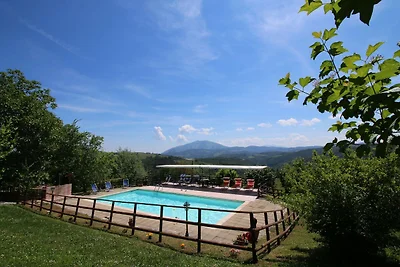 Bauernhaus in Apecchio mit Pool