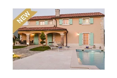 Villa a Kras con piscina