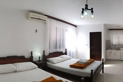 Guest House 4M Gregović - Quadruple bed Studi...
