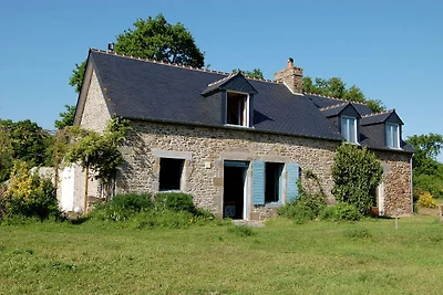 Schönes Herrenhaus mit eingezäuntem Garten