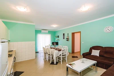 Holiday Home Villa Ksenija - Six Bedroom Holi...