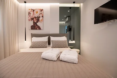 Premium Seaview Suite with Heated Pool and Pr...
