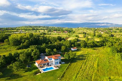 Villa mit Privatpool in Nedešcina