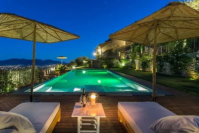 Toscaanse boerderij met infinity pool
