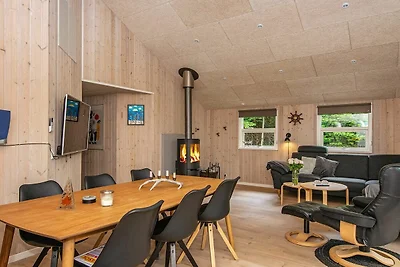 6 person holiday home in Oksbøl
