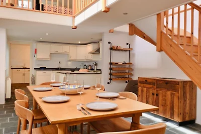 Ferienhaus im Dorf mit Meerblick