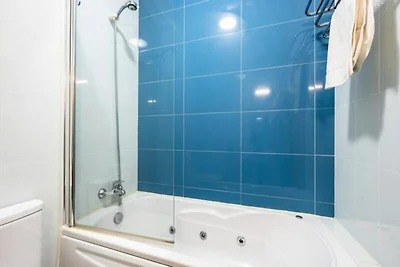 Wohnung in Lagos mit Pools und Fitnessraum