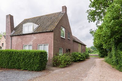 Komfortabler Bauernhof in Aardenburg mit umzä...