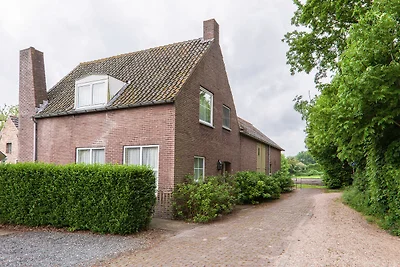 Gerenoveerde boerderij nabij de Zeeuwse kuste...