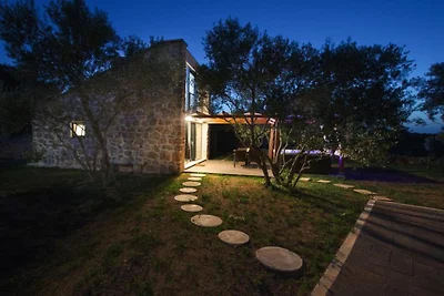Capisanta Stone Cottage - One Bedroom Holiday...