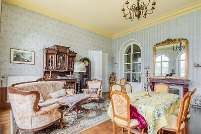 Schloss mit privatem Park und Tennisplatz