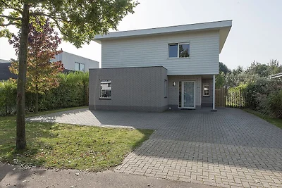 Luxe villa in Harderwijk met tuin