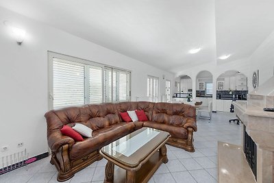 Schöne Villa mit viel Privatsphäre