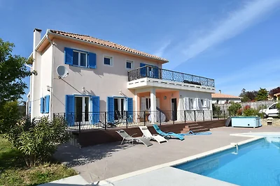 Bella villa con piscina privata a Beaufort