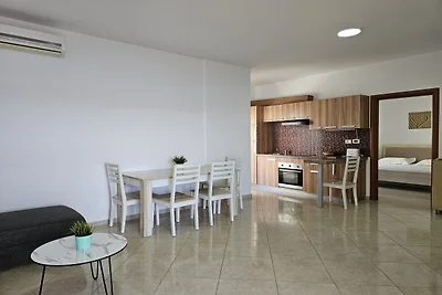 Apartament w Sarandzie z Widokiem na Morze
