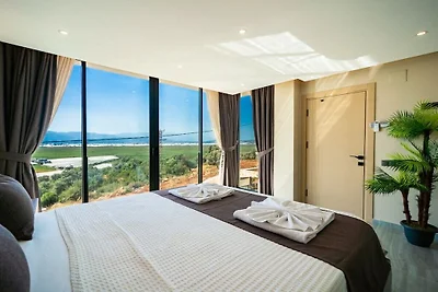 Villa in Kalkan mit Schwimmbecken