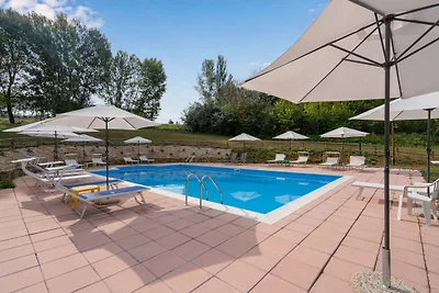 Borgo con 2 Piscine, jacuzzi e ristorante