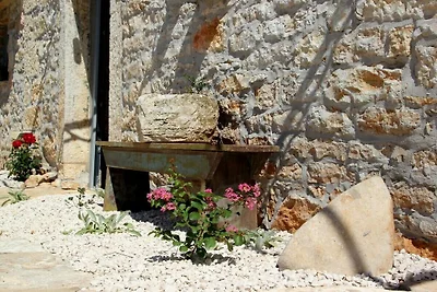 Ferienhaus in Kastelir mit Schwimmbecken