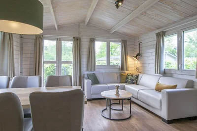 Chalet accogliente in legno confortevole, in ...