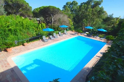 Caratteristica dimora a Fréjus con piscina