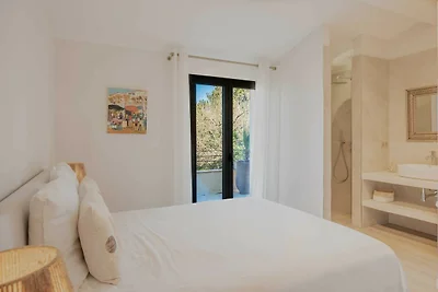 Klimatisierte Villa – 8 Schlafzimmer/17 Perso...