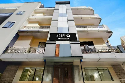 Super Hotel O Uttam Nagar