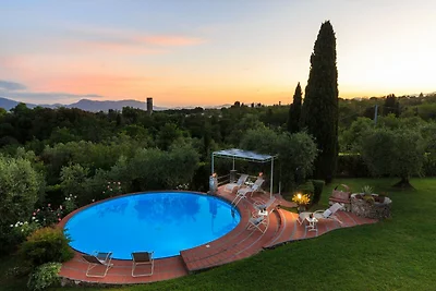 Villa in Toscana con piscina a sfioro