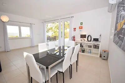 Villa panoramica con piscina e giardino