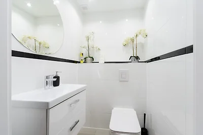 Spacious Central Warsaw Apartment