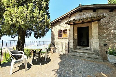 Mooie vakantiewoning in Assisi met een tuin