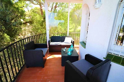 Spazioso appartamento con barbecue a Roses