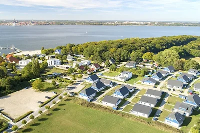 Ferienhaus in Altefähr mit Schwimmbecken