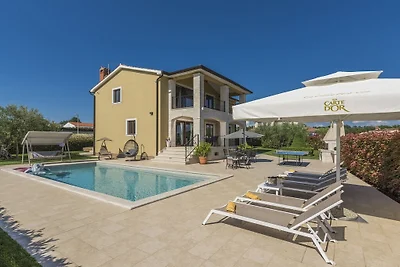 Villa in Poreč mit Schwimmbecken