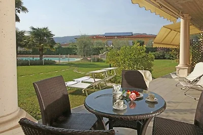 Vakantieappartement in Salò met zwembad