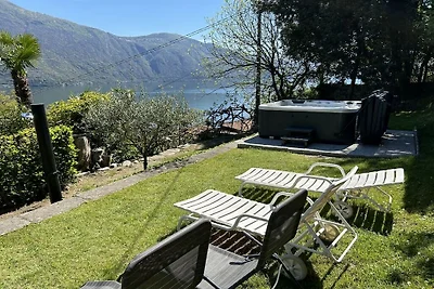 Villa in Cannobio mit Schwimmbecken