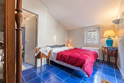 Aangenaam appartement in Pittari bij een bos