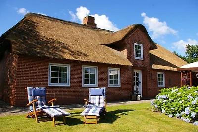 Holiday home with 4 bedrooms