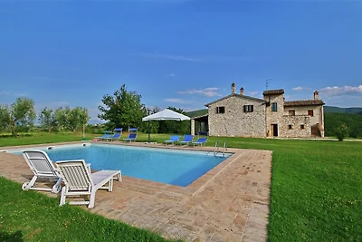 Magnifica villa con piscina a Torri