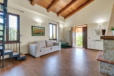 Elegante villa con piscina a Piandimeleto