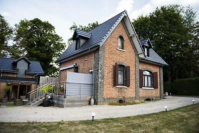 Luxuriöses Haus mit Whirlwanne und Sauna